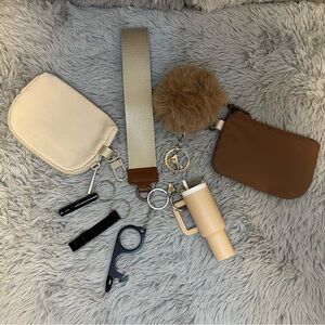 8pcs Beige and Brown Keychain Set